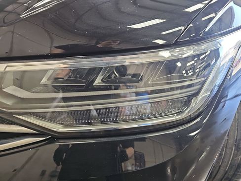 Used 2024 Volkswagen Tiguan SE image 29