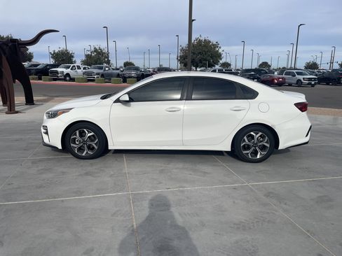 Used 2020 Kia Forte LXS image 2