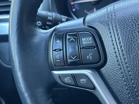 Used 2016 Toyota Highlander Limited Platinum image 32