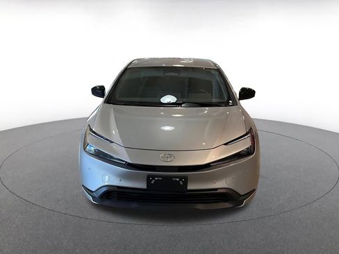 Used 2025 Toyota Prius LE image 4