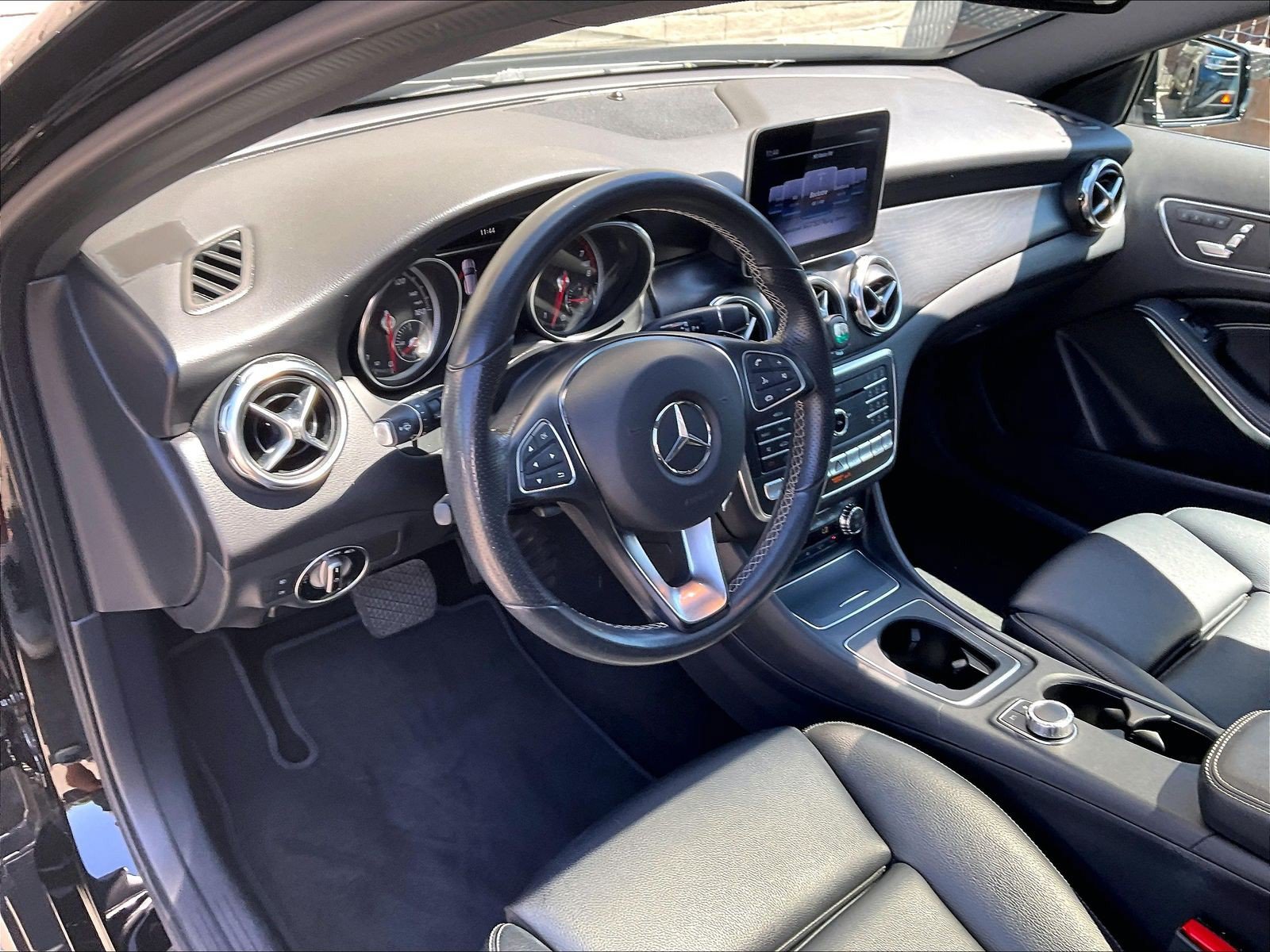 Used 2018 Mercedes-Benz GLA 250 4MATIC image 14