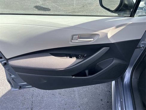 Used 2025 Toyota Corolla LE image 18