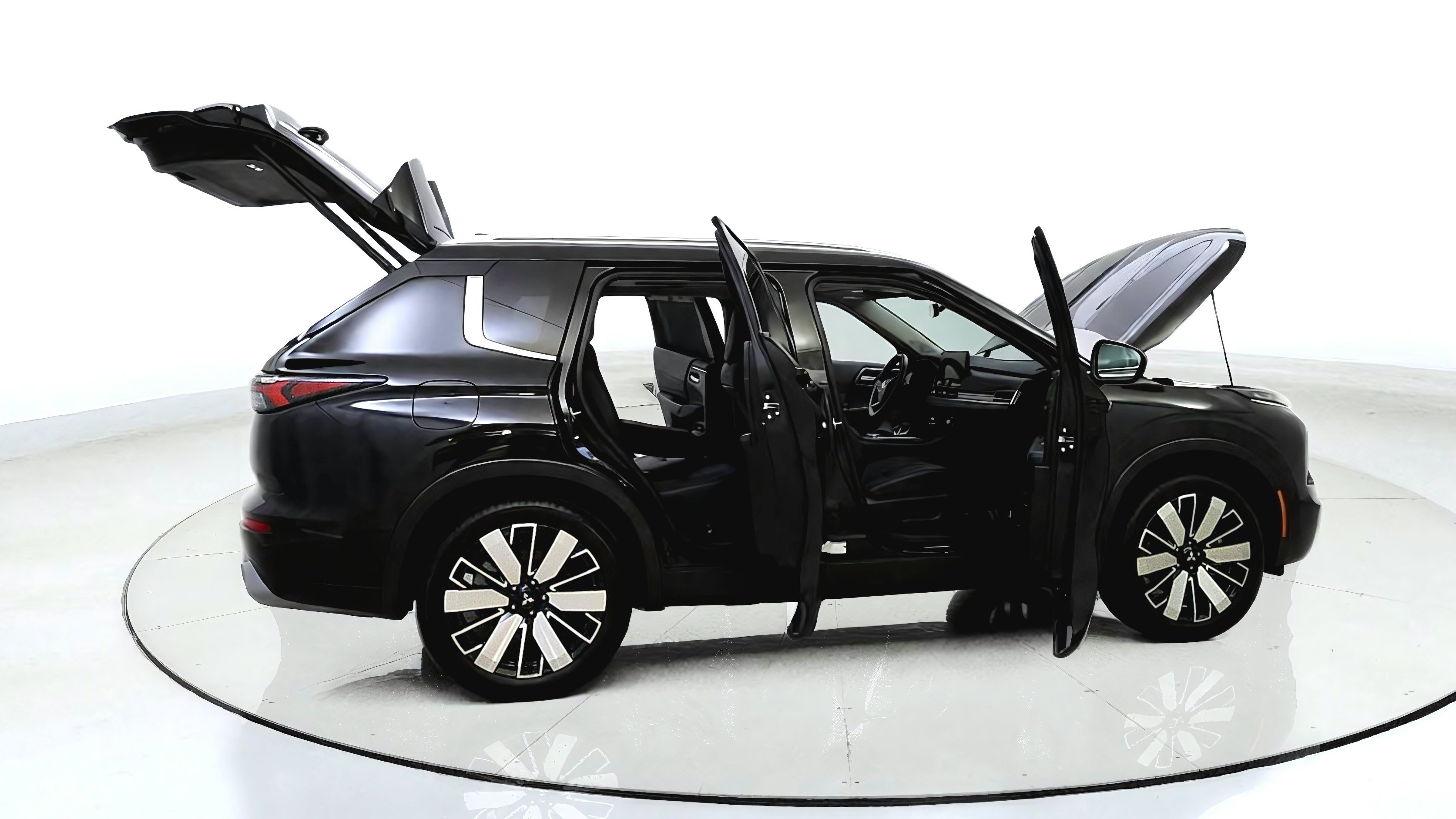 Used 2025 Mitsubishi Outlander AWD image 15
