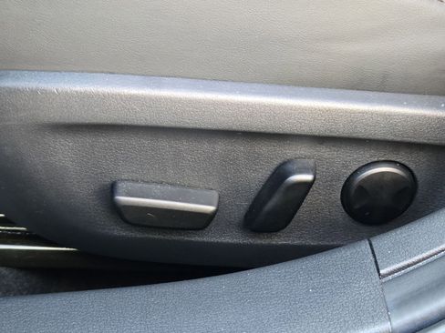 Used 2025 MAZDA MAZDA3 s image 23