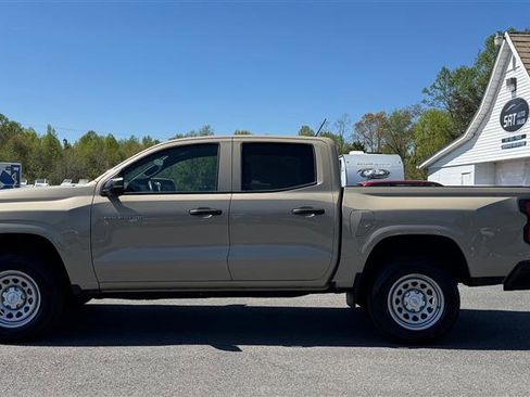 Used 2024 Chevrolet Colorado W/T image 12