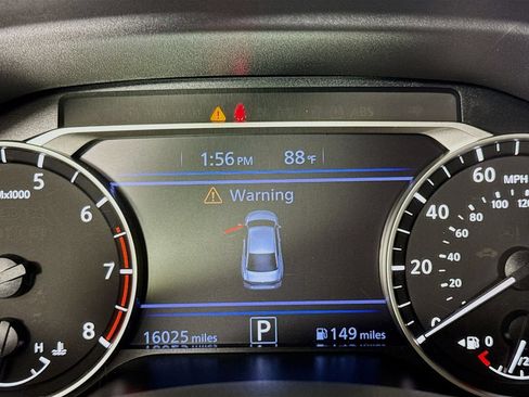 Used 2025 Nissan Altima 2.5 SV FWD image 15