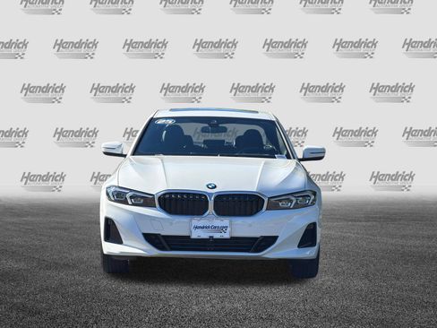 Used 2025 BMW 330i Sedan w/ Premium Package RWD image 10