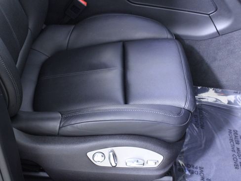 Used 2020 Porsche Macan image 17