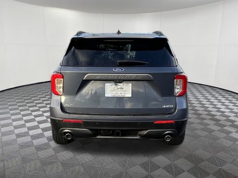 Used 2021 Ford Explorer XLT w/ Equipment Group 202A image 5