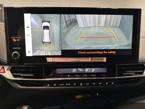 Certified 2025 Toyota Sienna Platinum AWD/4WD image 11