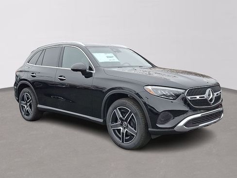 Used 2026 Mercedes-Benz GLC 300 4MATIC image 3