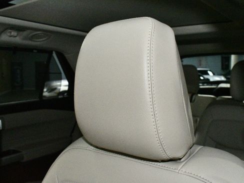 Used 2020 Ford Explorer Limited w/ Class III Trailer Tow Package image 13