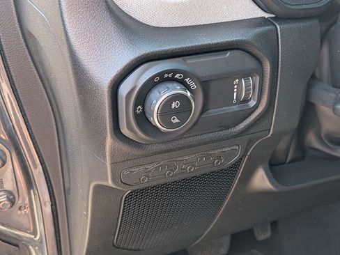 Certified 2024 Jeep Gladiator Sport AWD/4WD image 13