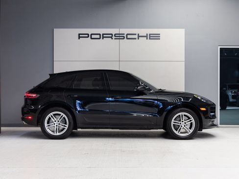 Certified 2021 Porsche Macan S AWD/4WD image 8