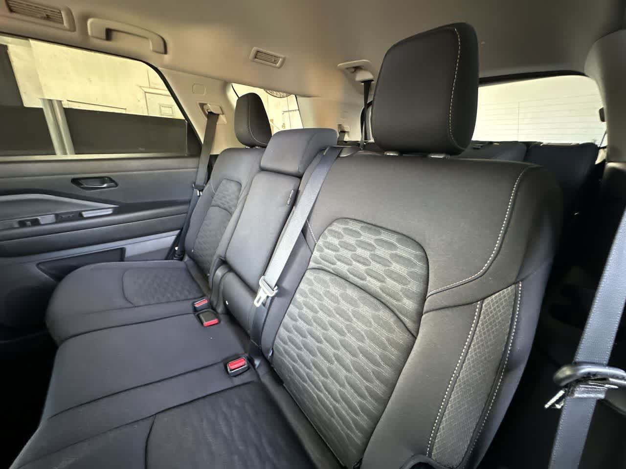 Used 2025 Nissan Pathfinder SV AWD/4WD image 22