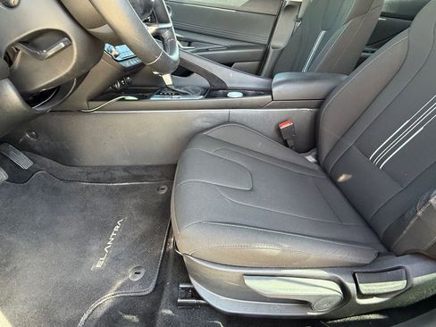 Used 2023 Hyundai Elantra SEL w/ Convenience Package FWD image 12