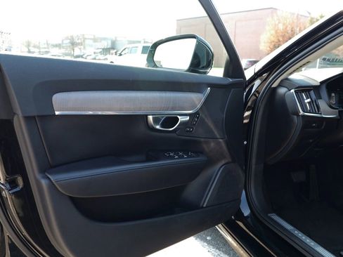 Used 2023 Volvo S90 B6 Plus image 16