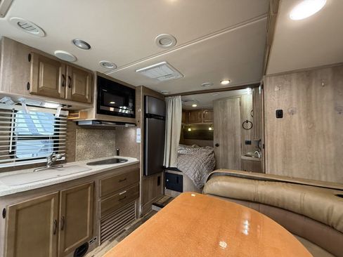 Used 2014 Mercedes-Benz Sprinter 3500 image 46