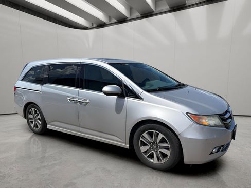 Used 2015 Honda Odyssey Touring Elite image 5