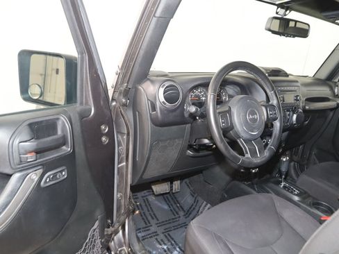 Used 2017 Jeep Wrangler Unlimited Sport w/ Quick Order Package 24S AWD/4WD image 36