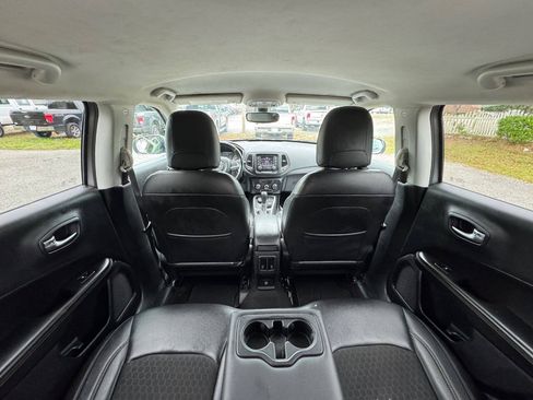 Used 2018 Jeep Compass Latitude AWD/4WD image 45