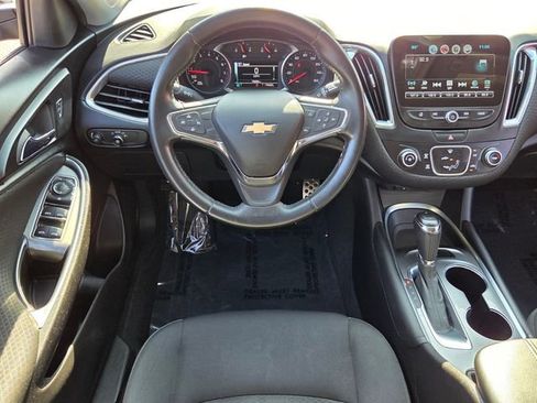 Used 2016 Chevrolet Malibu LT image 11