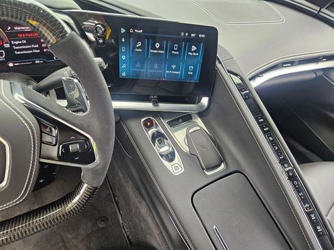 Used 2025 Chevrolet Corvette Z06 RWD image 17