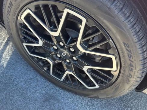 Used 2023 Chevrolet Blazer RS w/ Driver Confidence II Package FWD image 4