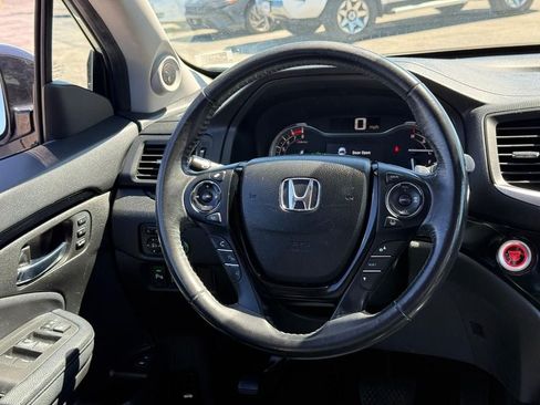 Used 2017 Honda Pilot Touring image 14