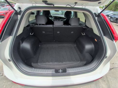 Used 2025 Kia Niro LX FWD image 28