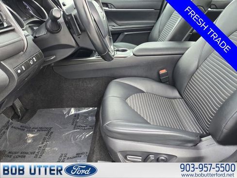 Used 2021 Toyota Camry SE image 12