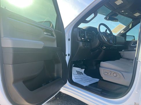 Used 2025 Chevrolet Silverado 1500 LT image 9