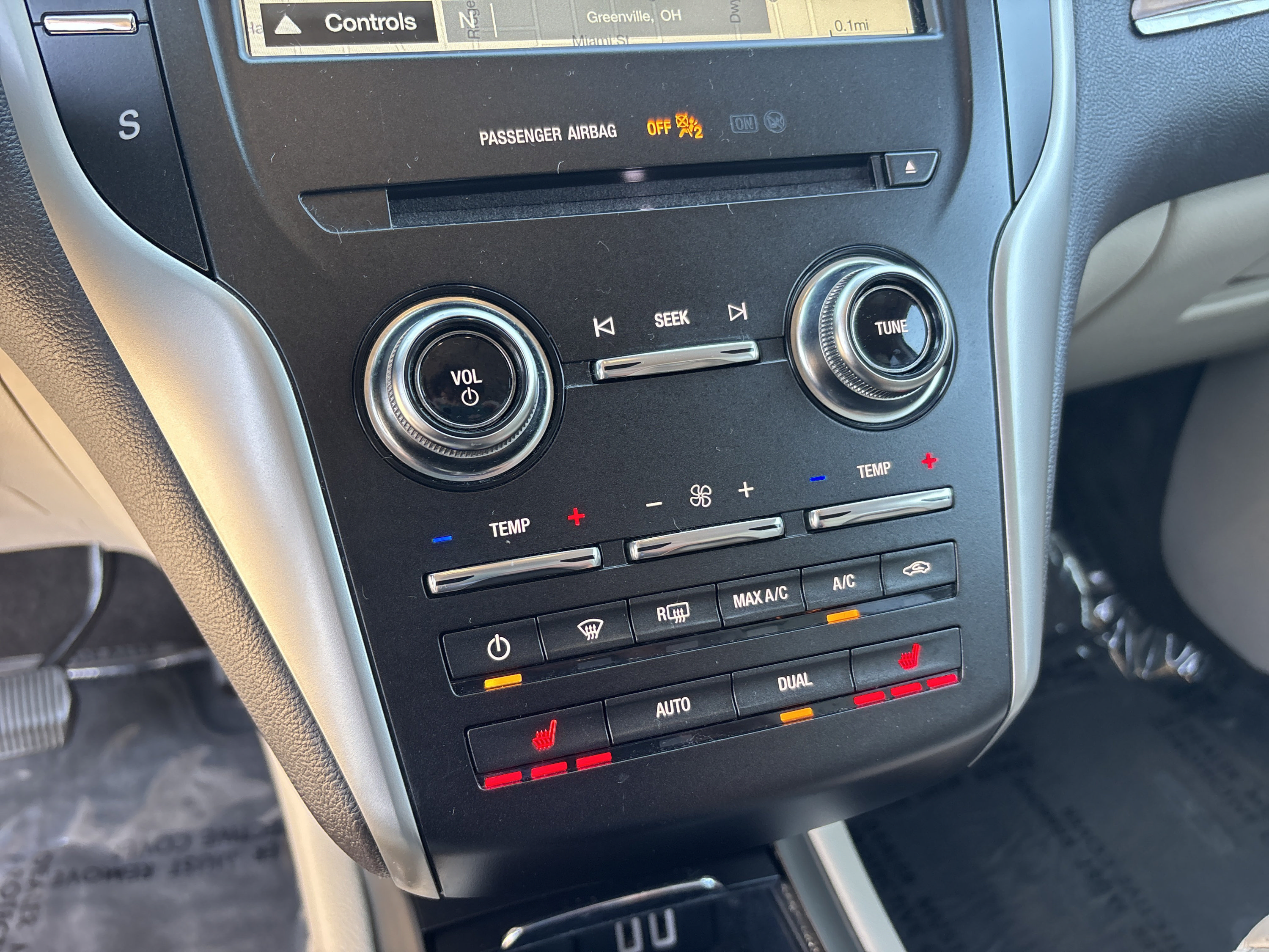 Used 2018 Lincoln MKC Select w/ Select Plus Package FWD image 17