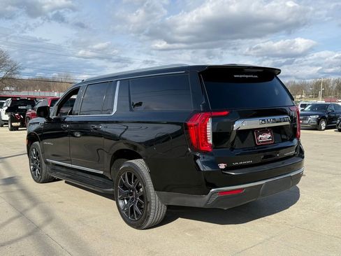 Used 2022 GMC Yukon XL SLT w/ SLT Premium Package image 5