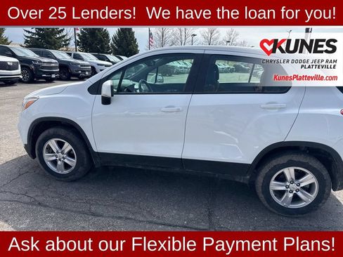 Used 2018 Chevrolet Trax LS AWD/4WD image 26