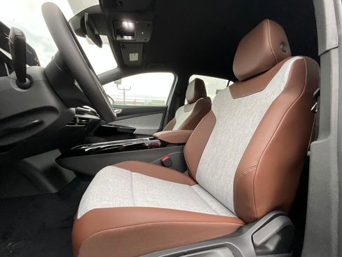 New 2026 Volkswagen ID.4 Pro image 12