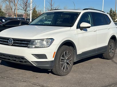 Used 2020 Volkswagen Tiguan SE w/ Panoramic Sunroof Package