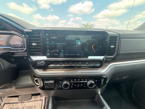 Used 2024 Chevrolet Silverado 1500 LT Trail Boss w/ Protection Package AWD/4WD image 5