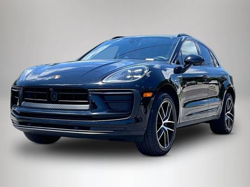 Used 2025 Porsche Macan AWD/4WD image 2