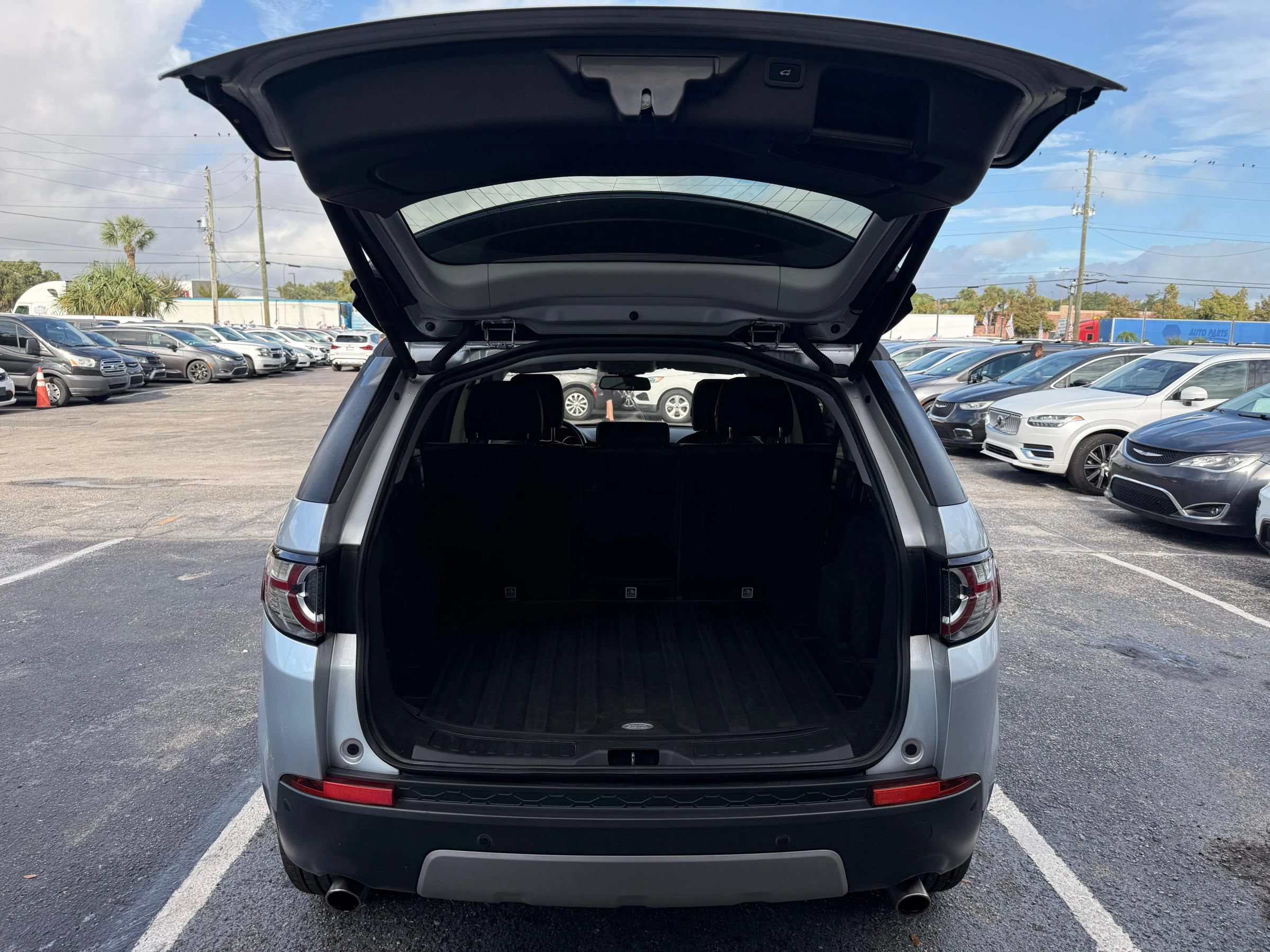 Used 2018 Land Rover Discovery Sport HSE AWD/4WD image 5
