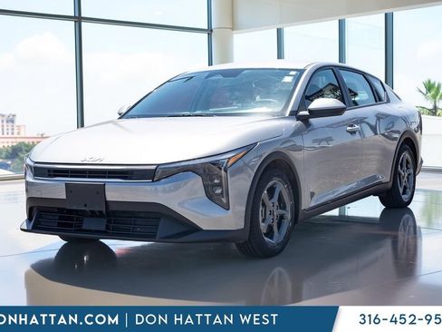 Used 2025 Kia K4 FWD image 18