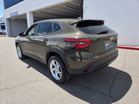 Certified 2024 Chevrolet Trax LS w/ LS Convenience Package FWD image 4
