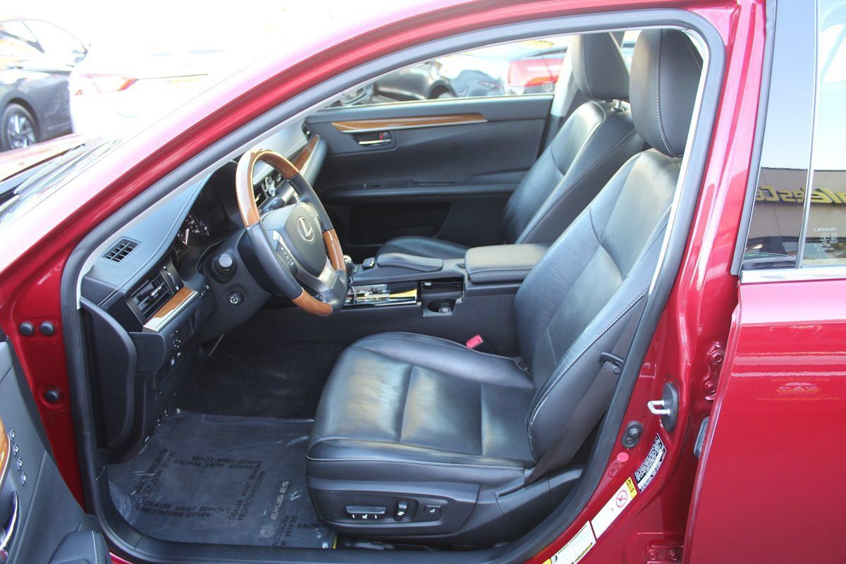 Used 2015 Lexus ES 300h w/ Navigation System Package FWD image 20