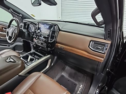 Used 2020 Nissan Titan Platinum Reserve w/ Moonroof Package image 40