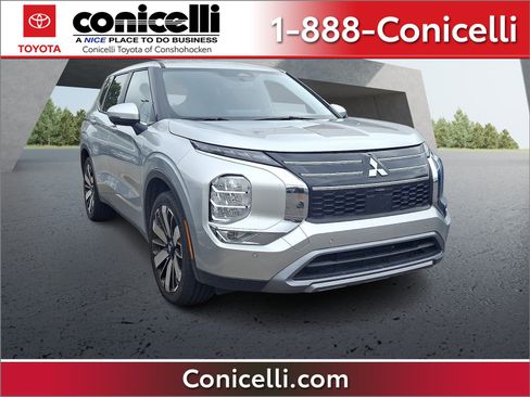 Used 2025 Mitsubishi Outlander SE FWD image 1