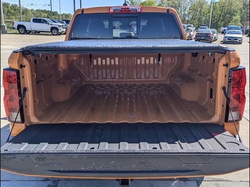 New 2026 Chevrolet Colorado W/T image 12