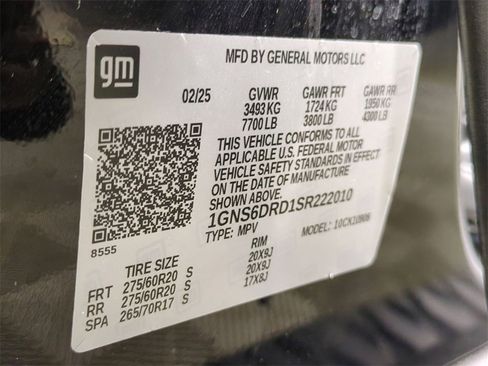 Used 2025 Chevrolet Suburban Z71 image 32