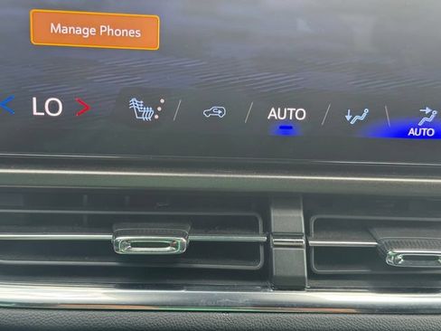 Used 2025 Chevrolet Equinox EV LT w/ Comfort Package FWD image 39