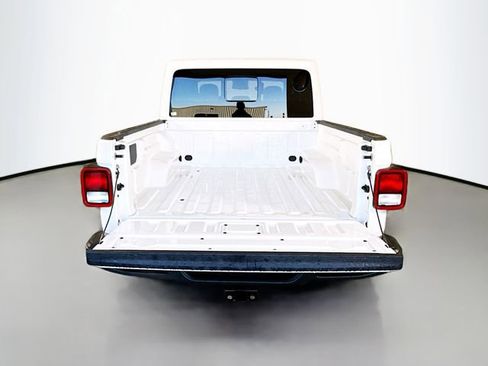 New 2025 Jeep Gladiator Sport image 24