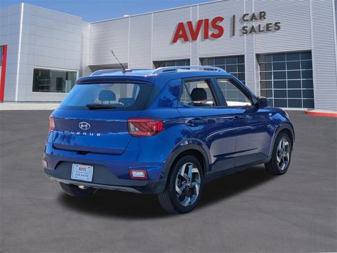 Used 2023 Hyundai Venue SEL image 6